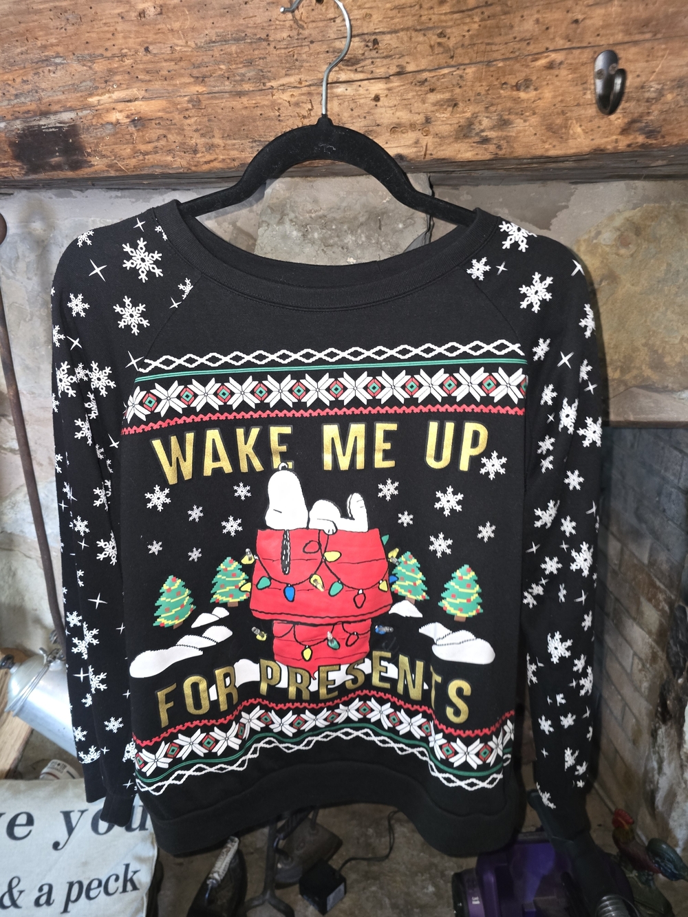 Peanuts Black Holiday Crewneck with Red Gift & Green Trees